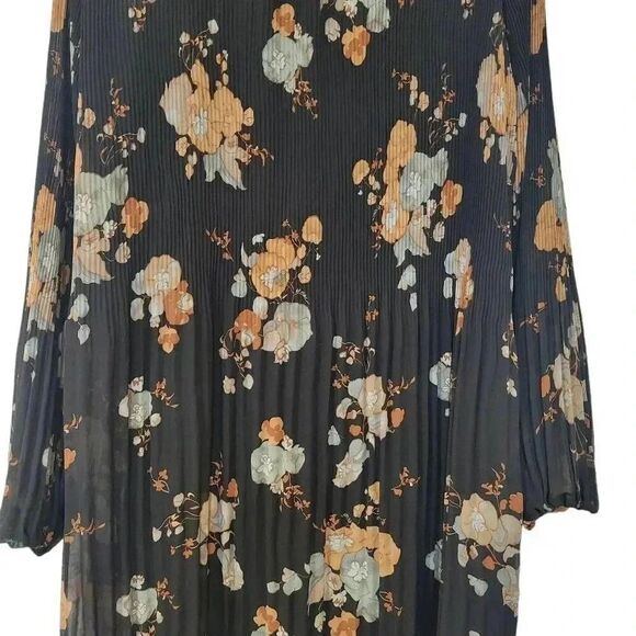 Black Tape Women's Pleated Black Poly Chiffon V-Neck Long Sleeve Relaxed Fit Lin - Picture 5 of 13